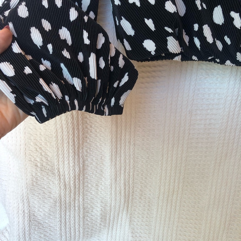Black White Wrap-Front Elevated Casual Going Out Women’s Blouse Shirt Top Small - Picture 9 of 15